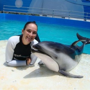 Miami-Seaquarium-Trainer-and-Dolphin-CU