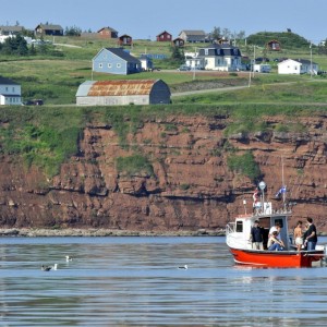 Pêcheurs sur un bateau près du village de Cap-d’Espoir (Percé) ©Le Québec maritime-Marc Loiselle