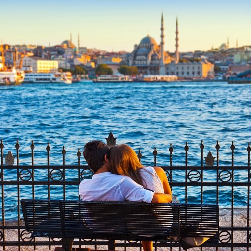 ISTANBUL TURQUIE – COUPLE – © Tatiana Popova